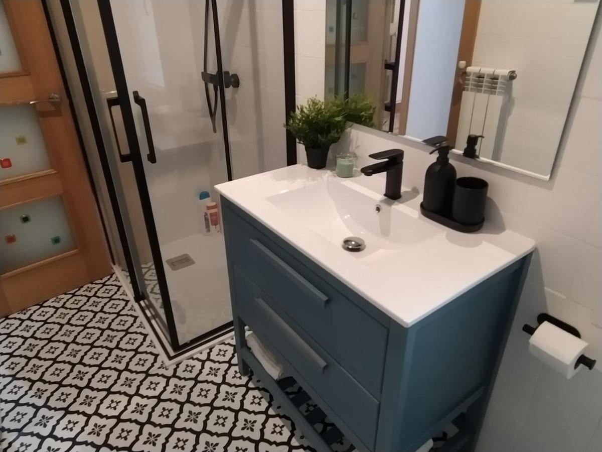 Apartamento De 120M2 Al Lado De Cabarceno Saron Exteriér fotografie